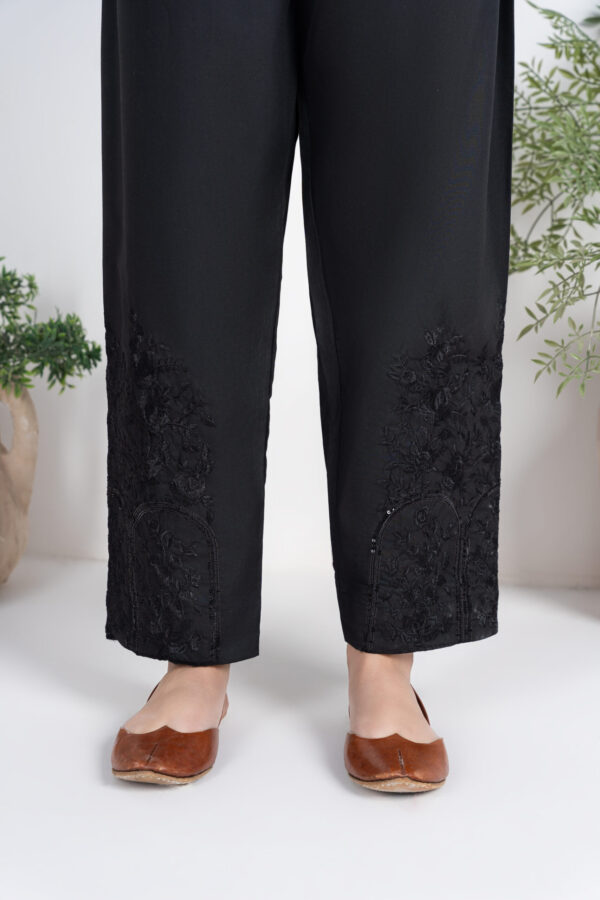 Embroidered Capri Trouser Miig Black
